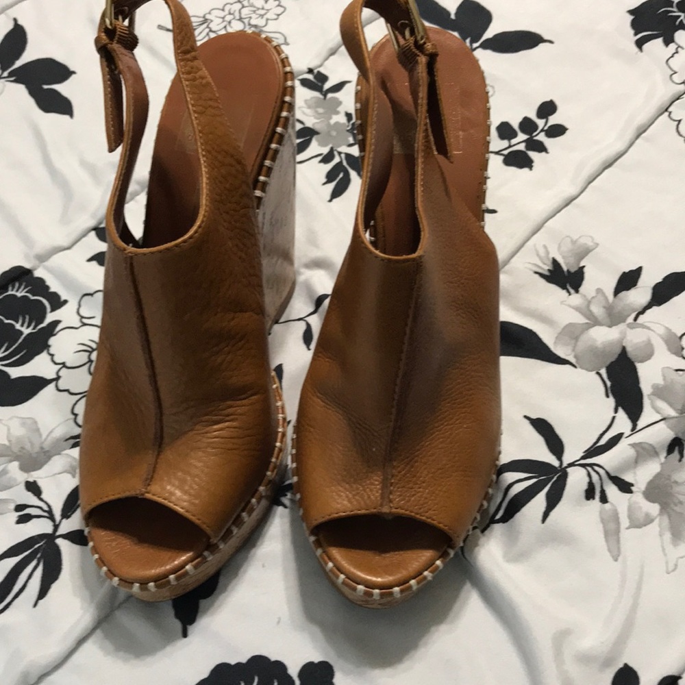 Dolce vita wedge hills